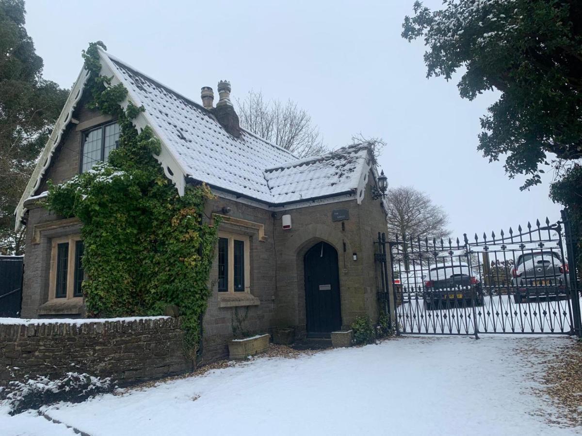 Casa de férias 2 Bedroom Cosy With Hot Tub In Hambrook Close To Centre
