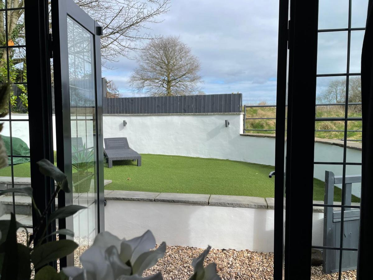2 Bedroom Cosy With Hot Tub In Hambrook Close To Centre Casa de férias *
